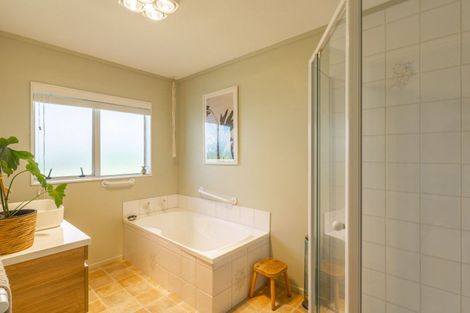 Photo of property in 35 Wood Leigh, Paraparaumu Beach, Paraparaumu, 5032