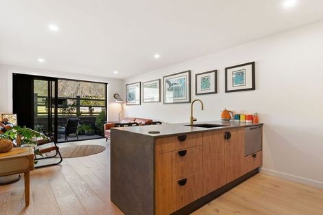 Photo of property in 33 Ryan Loop, Jacks Point, 9371