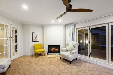 Photo of property in 6 Tupara Crescent, Kawaha Point, Rotorua, 3010