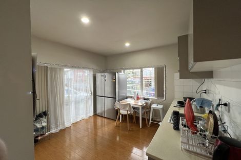 Photo of property in 11 Potter Avenue, Northcote, Auckland, 0627