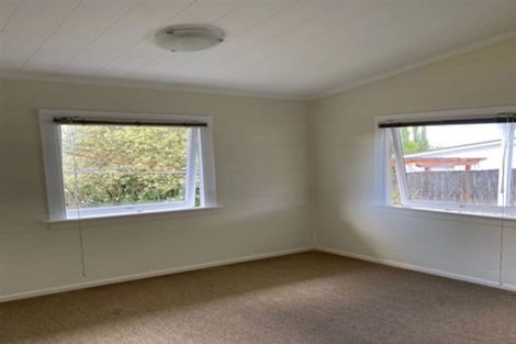 Photo of property in 1/41 Hobsonville Road, West Harbour, Auckland, 0618
