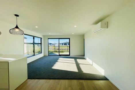 Photo of property in 8 Riroriro Lane, Halswell, Christchurch, 8025