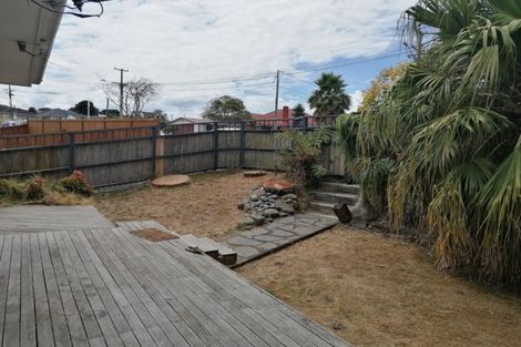 Photo of property in 32 Hamlin Road, Mount Wellington, Auckland, 1060