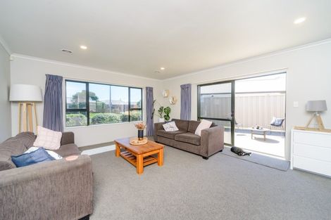 Photo of property in 18 Daniel Place, Kelvin Grove, Palmerston North, 4414