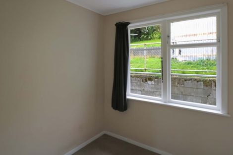 Photo of property in 5 Delaney Drive, Stokes Valley, Lower Hutt, 5019