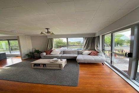Photo of property in 9 Cockayne Crescent, Sunnynook, Auckland, 0620