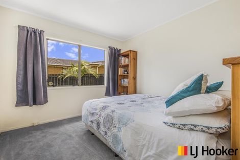 Photo of property in 15 Syntax Place, Conifer Grove, Takanini, 2112