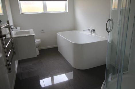 Photo of property in 13 Sutherland Crescent, Westbrook, Palmerston North, 4412