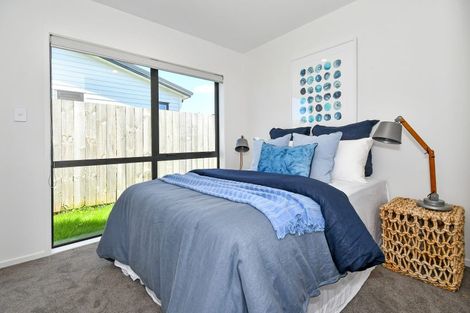 Photo of property in 11 Poutawa Lane, Clarks Beach, 2122