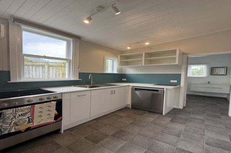 Photo of property in 4 Myrtle Crescent, Mount Cook, Wellington, 6021