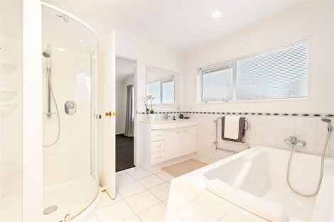 Photo of property in 2/86 Don Buck Road, Massey, Auckland, 0614