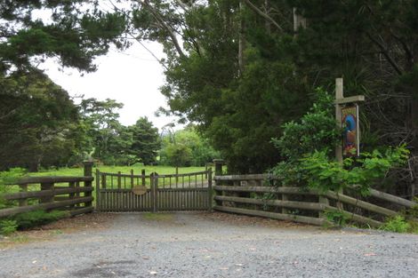 Photo of property in 965 Old North Road, Waimauku, 0882