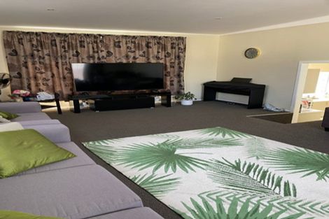 Photo of property in 4112 Great North Road, Glen Eden, Auckland, 0602