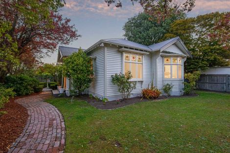 Photo of property in 124 Edward Avenue, Edgeware, Christchurch, 8013