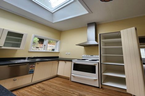 Photo of property in 140 Glenmore Street, Northland, Wellington, 6012