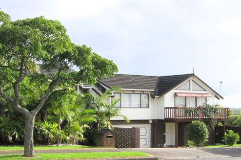 Photo of property in 2/6 William Bryan Drive, Half Moon Bay, Auckland, 2012