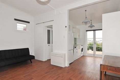 Photo of property in 5 Glendavar Street, Berhampore, Wellington, 6023