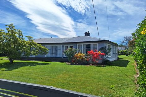 Photo of property in 15 Rugby Street, Waimate, 7924