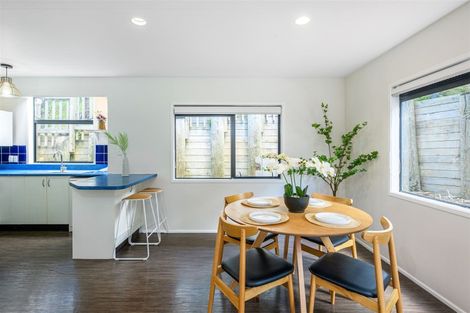 Photo of property in 1/8 Heatherleigh Rise, Northcross, Auckland, 0632