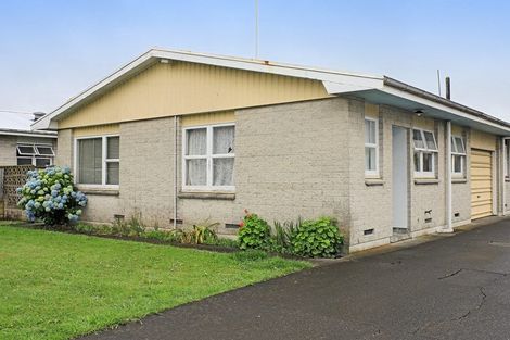 Photo of property in 210a Grove Road, Mayfair, Hastings, 4122