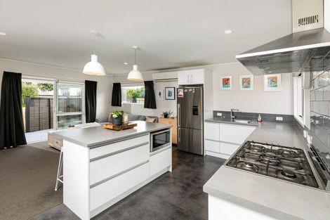 Photo of property in 1 Luanda Drive, Ranui, Auckland, 0612