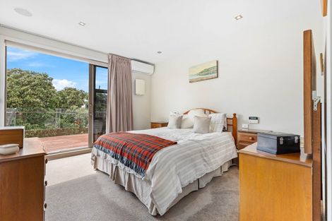 Photo of property in Esplanade Apartments, 9/16 Beach Front Lane, Browns Bay, Auckland, 0630