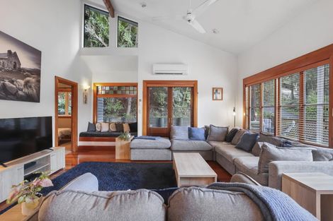 Photo of property in 47 Rimu Road, Oratia, Auckland, 0604