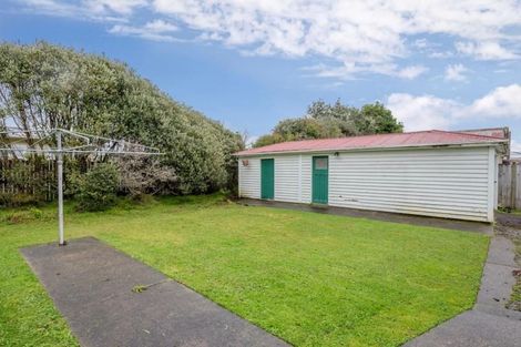 Photo of property in 13 Kings Drive, Levin, 5510