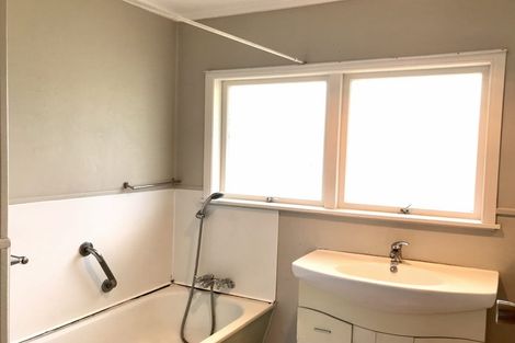 Photo of property in 71 Lawrence Crescent, Hillpark, Auckland, 2102