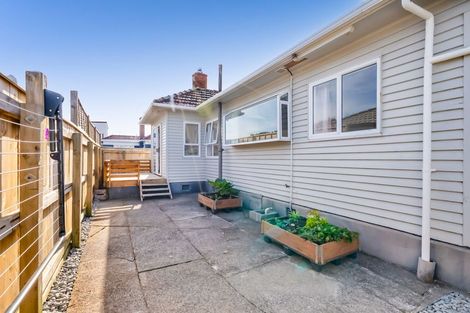 Photo of property in 33 Upjohn Street, Brooklands, New Plymouth, 4310