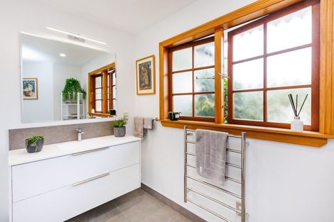 Photo of property in 111 Park Road, West End, Palmerston North, 4410