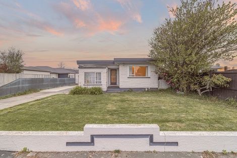 Photo of property in 216 Wainoni Road, Avondale, Christchurch, 8061