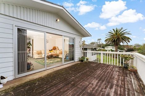 Photo of property in 4 Palmer Avenue, Glen Eden, Auckland, 0602