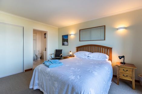 Photo of property in 12 Commodore Place, Britannia Heights, Nelson, 7010