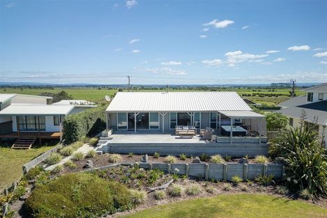 Photo of property in 151 Pukehina Parade, Pukehina, Te Puke, 3189
