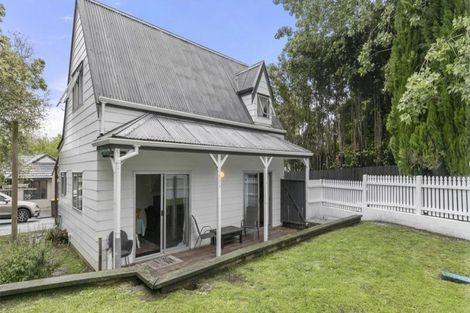 Photo of property in 99 Kemp Road, Massey, Auckland, 0614