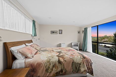 Photo of property in 16 Renoir Street, West Harbour, Auckland, 0618