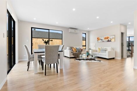 Photo of property in 4 Barrique Road, Kumeu, 0810