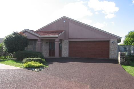 Photo of property in 26 Connemara Court, West Harbour, Auckland, 0618