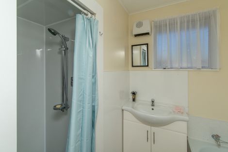 Photo of property in 2/19 Sturrocks Road, Redwood, Christchurch, 8051