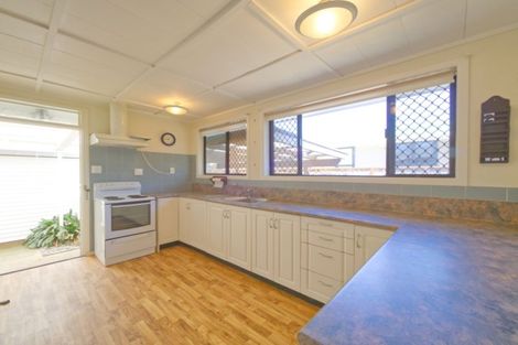 Photo of property in 20 Sullivan Avenue, Mangere Bridge, Auckland, 2022