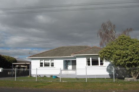 Photo of property in 1/16 Cross Street, Papakura, 2110