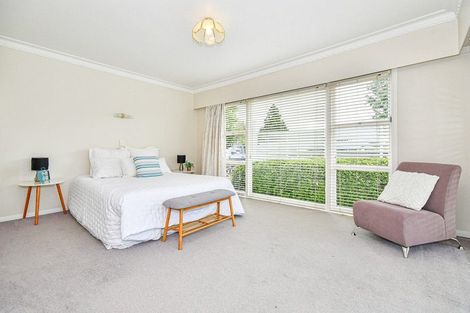 Photo of property in 3 Frank Place, Hillpark, Auckland, 2102