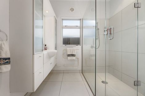 Photo of property in 142 North Parade, Richmond, Christchurch, 8013