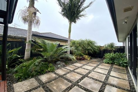 Photo of property in 25 Girvan Terrace, Wattle Downs, Auckland, 2103