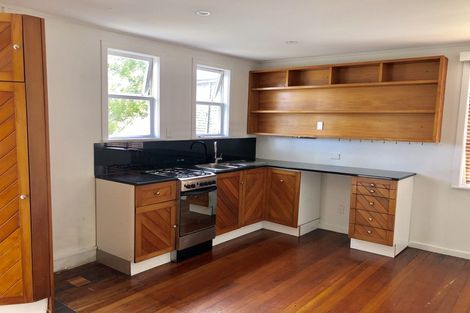 Photo of property in 6a Onewa Road, Northcote Point, Auckland, 0627