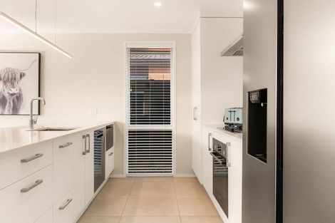 Photo of property in 27 Empire Crescent, Papamoa, 3118