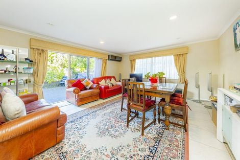 Photo of property in 42 Thornbury Crescent, East Tamaki Heights, Auckland, 2016