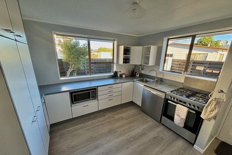 Photo of property in 9b Kansas Grove, Totara Park, Upper Hutt, 5018