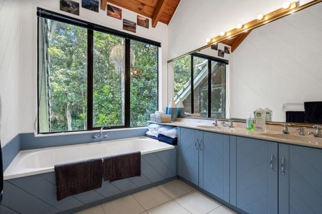 Photo of property in 150 Whangarata Road, Tuakau, 2694